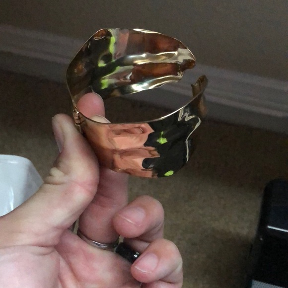 Gold bangle by Abercrombie - Picture 1 of 3